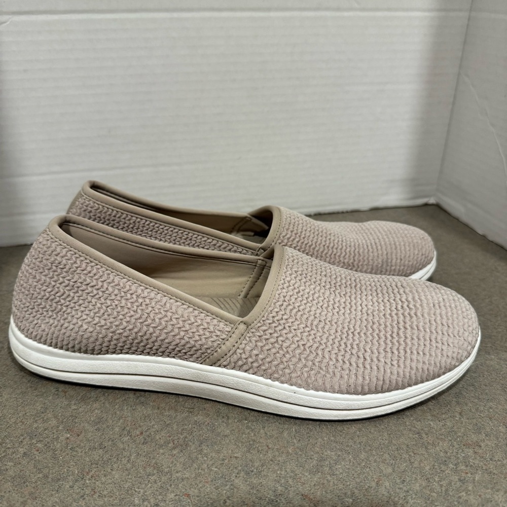 Clarks Cloudsteppers Women’s Breeze Slip-on Stretch Shoes